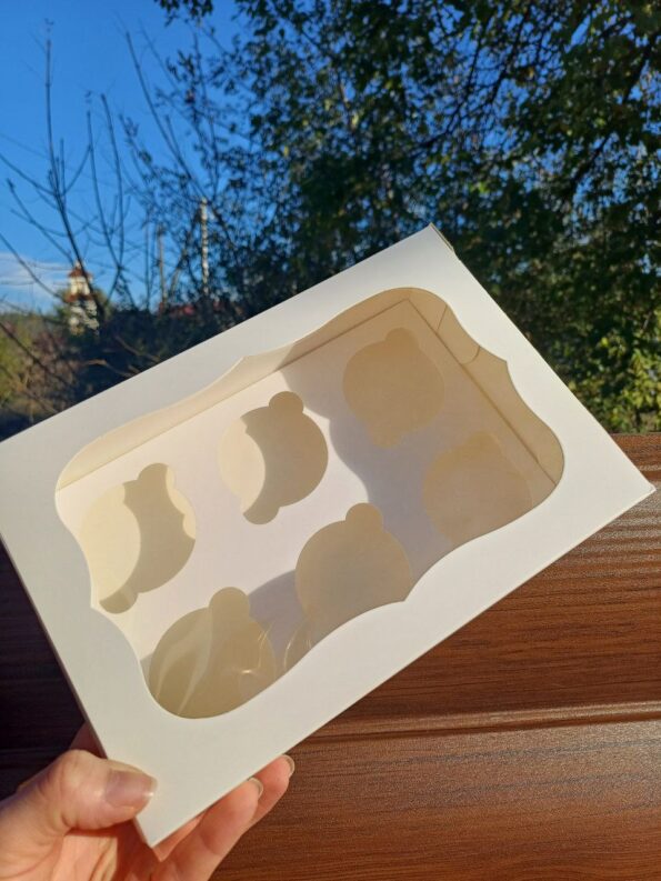 PUDEŁKO Z WKŁADEM NA 6 MUFFINEK 25x17x9 cm 10szt